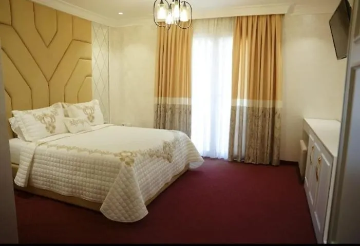 Hotel Eiffel Tirana 4*,